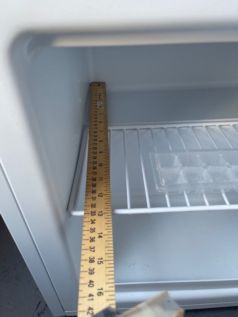 White Compact Mini Freezer - Picture 4 of 11
